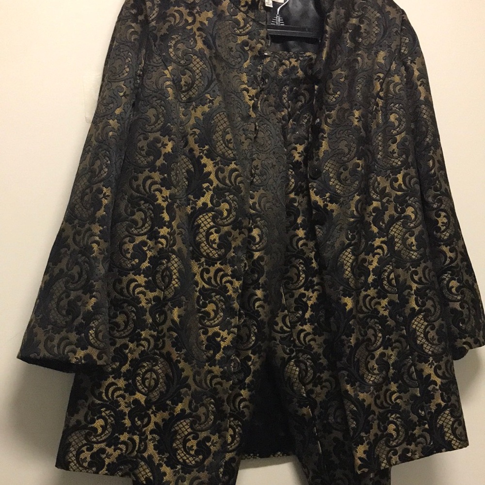 HOLIDAY/ANDRE OLIVER 2 piece 3/4 length jacket with matching slacks